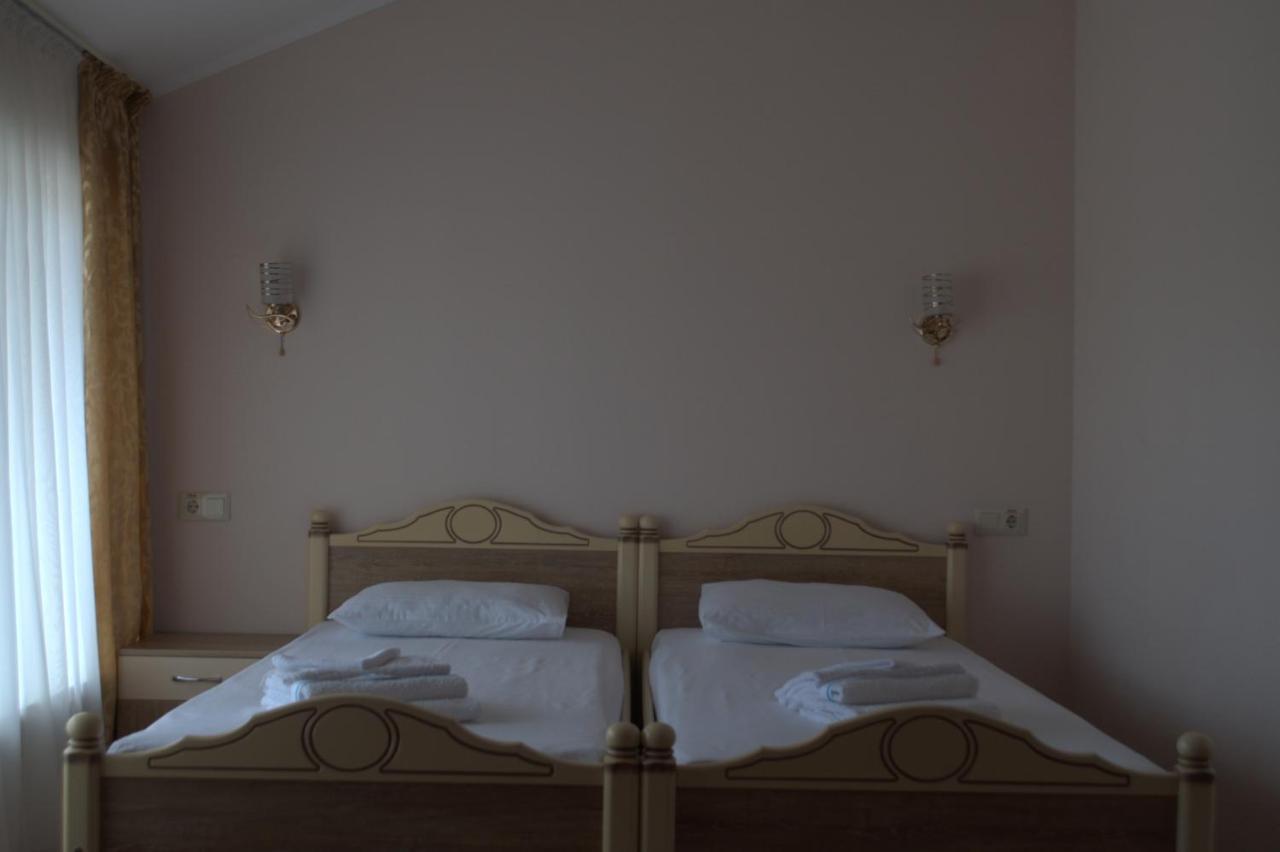 Guest House 12 Mesyatsev Τσορνομόρσκ Εξωτερικό φωτογραφία