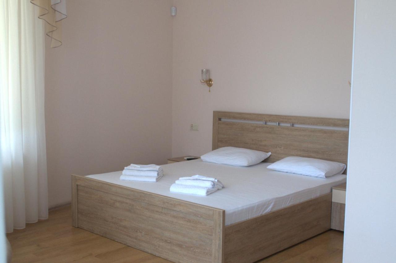 Guest House 12 Mesyatsev Τσορνομόρσκ Εξωτερικό φωτογραφία