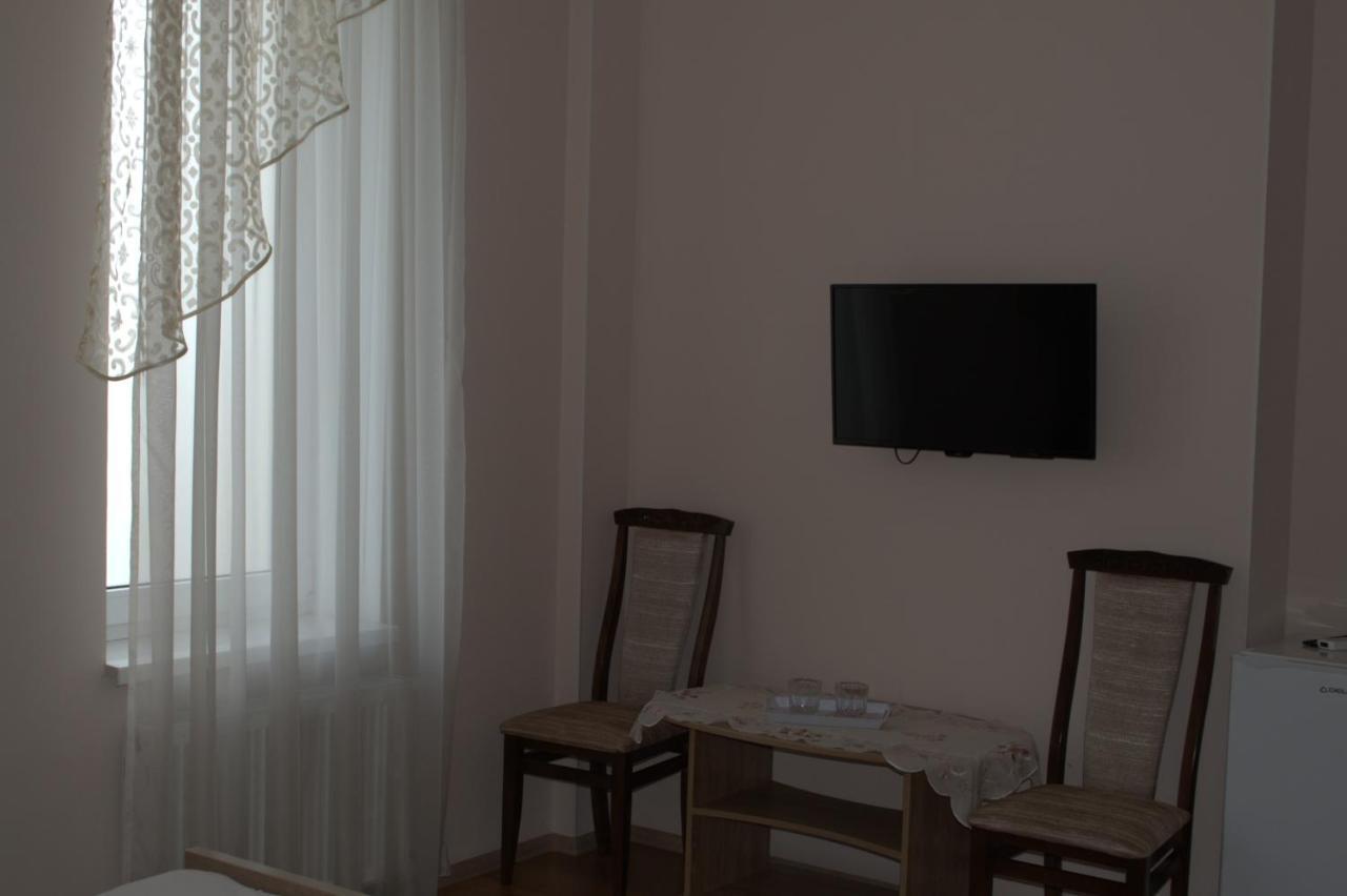Guest House 12 Mesyatsev Τσορνομόρσκ Εξωτερικό φωτογραφία