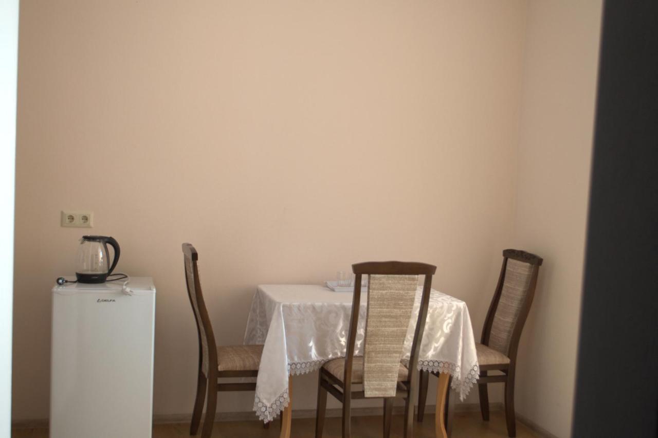 Guest House 12 Mesyatsev Τσορνομόρσκ Εξωτερικό φωτογραφία