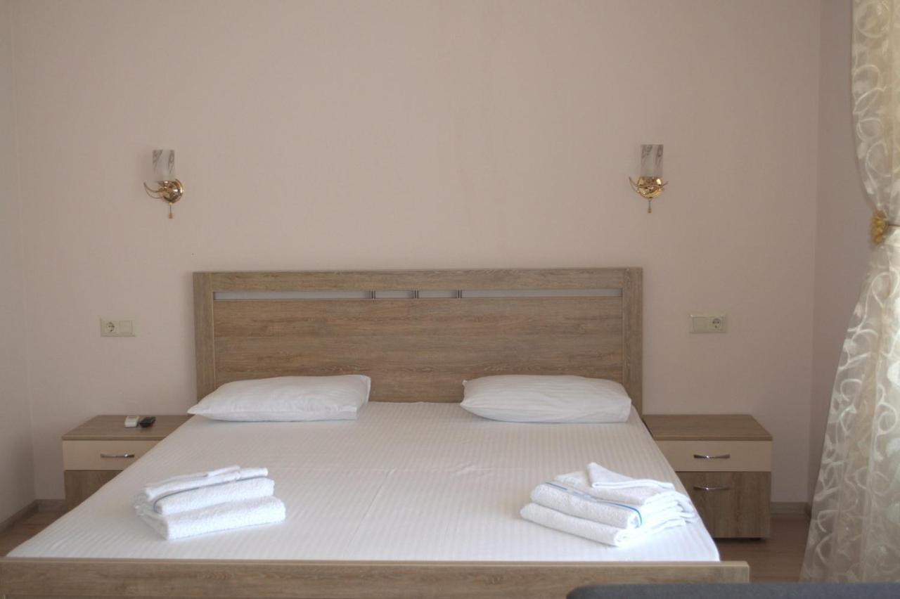 Guest House 12 Mesyatsev Τσορνομόρσκ Εξωτερικό φωτογραφία