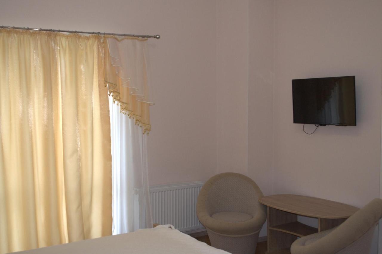 Guest House 12 Mesyatsev Τσορνομόρσκ Εξωτερικό φωτογραφία