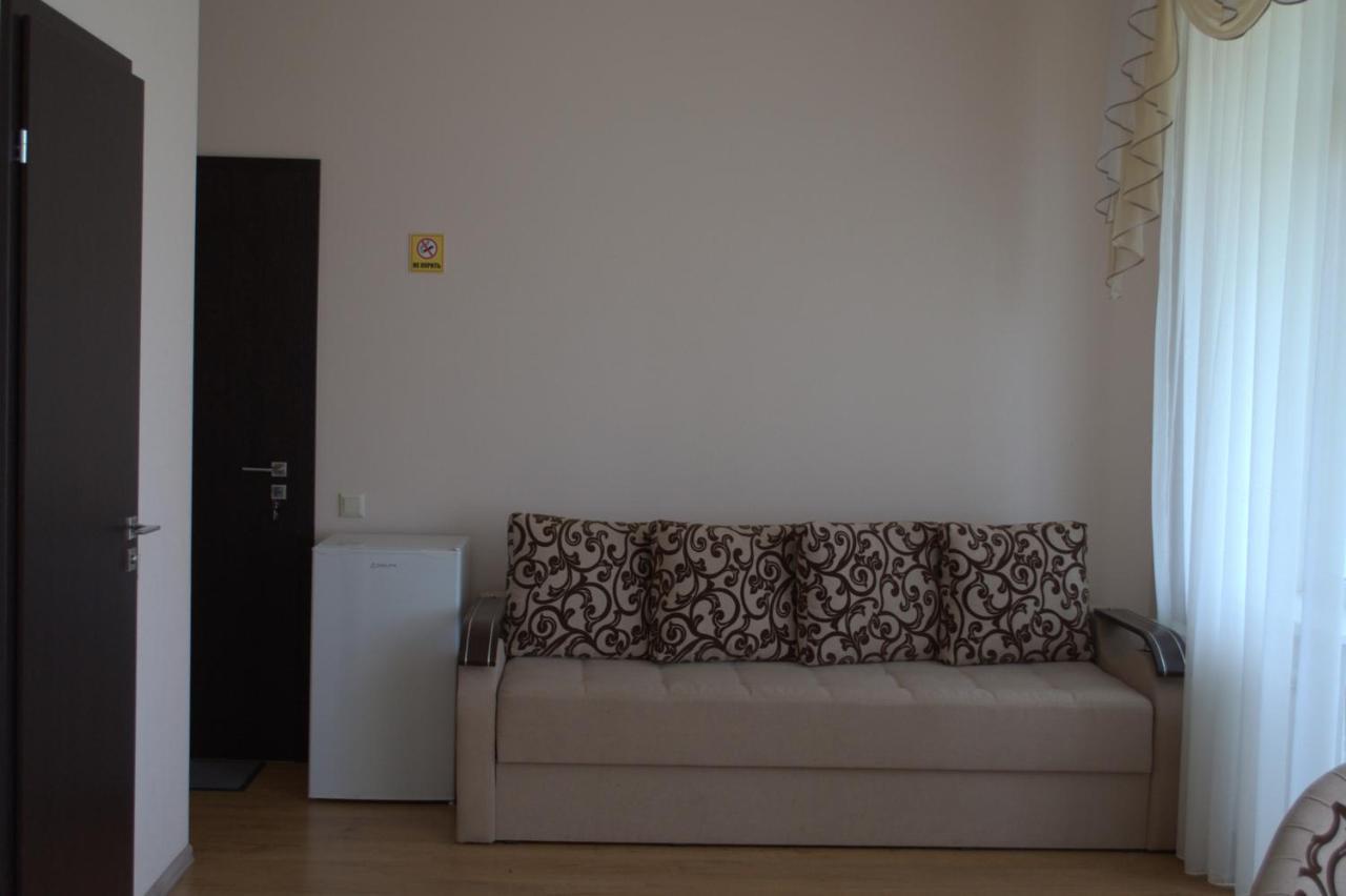 Guest House 12 Mesyatsev Τσορνομόρσκ Εξωτερικό φωτογραφία