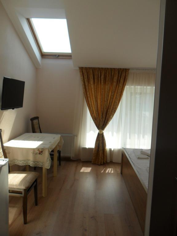 Guest House 12 Mesyatsev Τσορνομόρσκ Εξωτερικό φωτογραφία